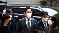 Vừa ra tù, người đứng đầu Samsung vướng thêm tội danh