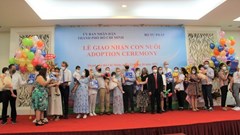 Nên giảm thủ tục nhận nuôi con nuôi