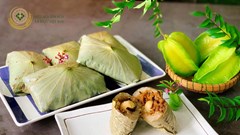 Xôi gà gói lá sen