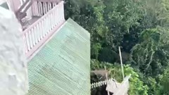 Đà Lạt: Sạt lở đất, khẩn cấp di dời người dân và du khách