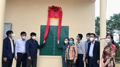 Bàn giao 5 nhà Đại đoàn kết và 2 công trình nước sạch ở bản Khe Ngát