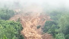 Di dời 100 hộ dân tại vùng sạt lở núi Cấm