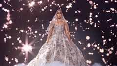 Sau 2 năm vắng bóng, Jennifer Lopez trở lại cực lộng lẫy
