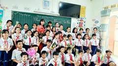 Cô giáo tận tâm với sự nghiệp “trồng người” ở quê hương Hòn Đất