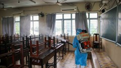 Trong tháng 12, nhiều địa phương mở cửa trường