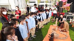 Cùng trải nghiệm với Nghệ thuật múa rối nước truyền thống