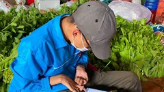 Vượt qua 20 lần phẫu thuật, chàng trai sáng lập quỹ giúp đỡ hàng trăm mảnh đời kém may mắn