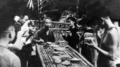 Trưng bày Việt Bắc - Thủ đô gió ngàn : Sống lại những khoảnh khắc lịch sử