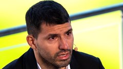 Tiền đạo Aguero giải nghệ vì bệnh tim