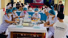 Quảng Nam: Nam sinh lớp 11 tiêm liên tiếp hai mũi vắc xin phòng Covid-19