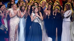 Nữ sinh 19 tuổi trở thành Hoa hậu Mỹ