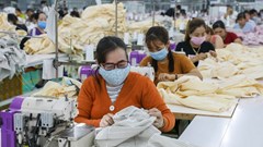 Bảo vệ an toàn- an sinh cho phụ nữ trong đại dịch