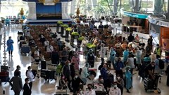 Thái Lan xem xét tái áp đặt cách ly bắt buộc đối với du khách quốc tế do lo ngại biến thể Omicron