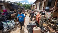 Hơn 50 người thiệt mạng và mất tích do mưa lũ tại Malaysia