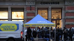 CDC Mỹ giảm thời gian cách ly với bệnh nhân Covid-19 không triệu chứng xuống 5 ngày