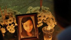 Vụ bé gái 8 tuổi bị bạo hành tử vong:  Mẹ ruột yêu cầu khởi tố hình sự “dì ghẻ” và cha ruột