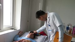 Lại chuyện người nhà học sinh đánh thầy giáo gãy sống mũi