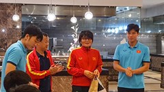 Các tuyển thủ Việt Nam tạm biệt “thần y” Choi Ju-young