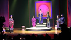 Khóc giữa trời xanh: Sức hút của vở kịch lịch sử mang tính thời sự