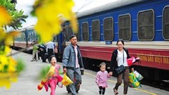 Đừng để đường về quê của người dân thêm xa!