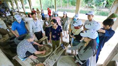 Xây dựng hồ sơ di sản văn hóa phi vật thể làng nghề gốm Phước Tích