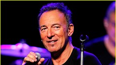 10 nghệ sĩ âm nhạc được trả lương cao nhất năm 2021