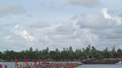 Lễ hội đua thuyền trên sông Nhật Lệ là Di sản văn hóa phi vật thể Quốc gia
