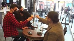 New York cấp phép các dịch vụ ăn uống ngoài trời