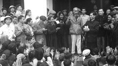 Triển lãm ảnh “Đất nước vào xuân”