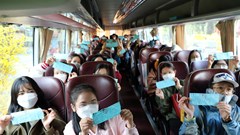 “Chuyến xe mùa xuân” đưa sinh viên khó khăn về quê đón Tết