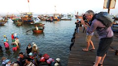 Nhộn nhịp tàu thuyền “về nhà” ngày cận Tết