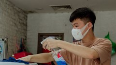 Những người không về nhà đón Tết