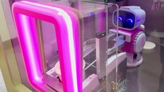 Món quà ngọt ngào từ robot tại Olympic Bắc Kinh