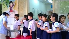 TPHCM: Học sinh tiểu học có thể đi học trực tiếp 2 buổi/ngày
