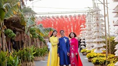 Đường hoa Home Hanoi Xuan khiến loạt người đẹp Việt mê mẩn