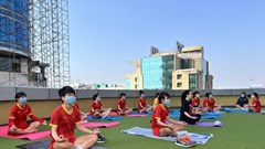 Tuyển nữ Việt Nam ngồi thiền, tập yoga trước trận đấu với Đài Bắc Trung Hoa