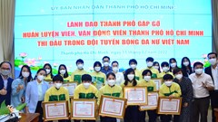 9 thành viên Đội tuyển bóng đá nữ Quốc gia Việt Nam nhận học bổng trị giá gần 3,2 tỉ đồng