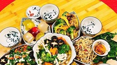 Hà Nội: Dịch vụ đặt cỗ online nhộn nhịp trước ngày rằm tháng Giêng