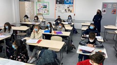 Đưa học sinh trở lại trường học: Các nước ứng phó với F0 thế nào?