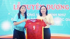 Huỳnh Như được vinh danh ở quê nhà