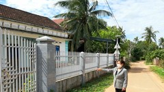 Lấy đất làm đường mà không đền bù cho dân