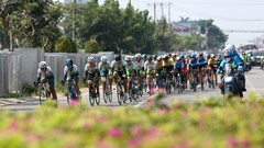 Khởi tranh Giải xe đạp nữ Bình Dương 2022