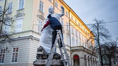 Người dân Ukraine quyết tâm bảo vệ di tích lịch sử