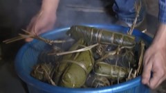 Bánh chưng đen Mường Lò