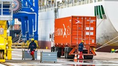 Xung đột Ukraine khiến GDP thế giới giảm mạnh, giá cước dịch vụ tăng cao