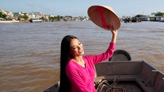 Á hậu Kim Duyên làm đại sứ hình ảnh Liên hoan Đờn ca tài tử Quốc gia 2022