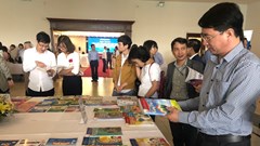 Chọn sách giáo khoa mới: Nên bỏ những quy định hình thức