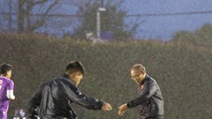 Thầy trò HLV Park Hang-seo gặp khó ở buổi tập đầu tiên trên đất Nhật Bản