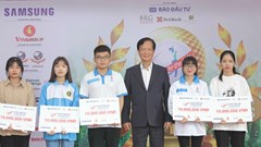 Tiếp bước cho các em đến trường từ Giải golf từ thiện