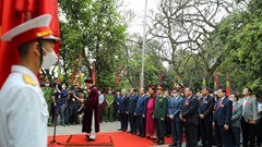 Chủ tịch nước dâng hương tưởng niệm các Vua Hùng